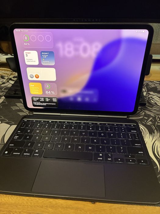 Apple iPad Pro 11" M4 + Magic Keyboard