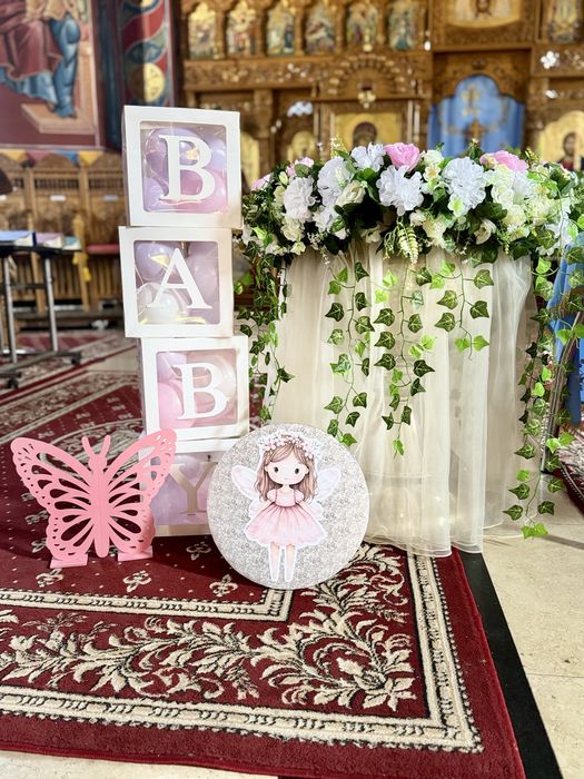 Decor baloane și cristelniță