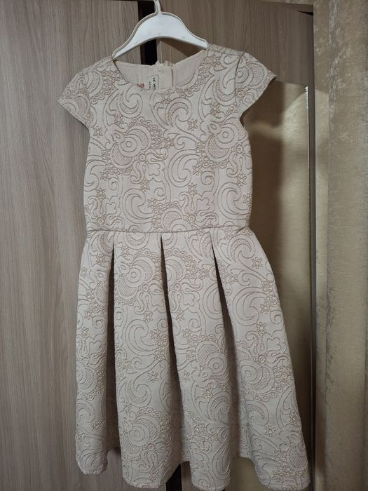 Продам платье для девочек