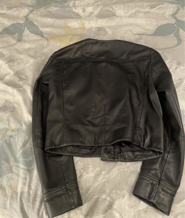 Красово кожено  яке Mango,естествета кожа,отлично състояние