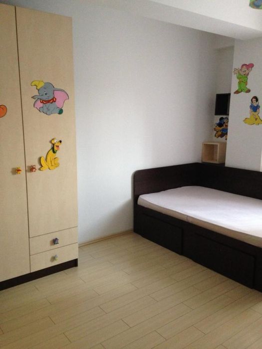 Vand apartament 3 camere