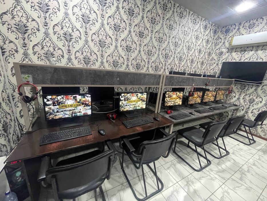 Kompyuter lar sotiladi 18 ta pul keb turadigan joy