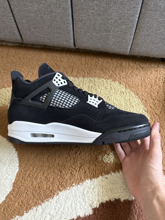 Jordan 4 White Thunder