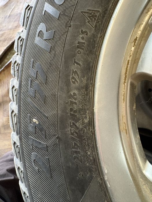 Продам резину зима 215/55/16. 5x112