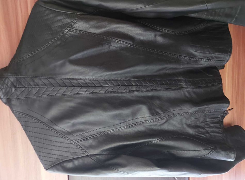 Кожанная куртка женская