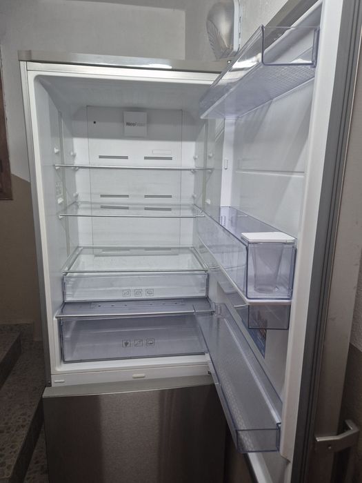 Хладилник Beko RCNE 520 E31 DZX за ремонт/части