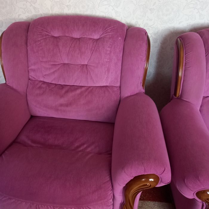 Продам кресло с угловым диваном комплект