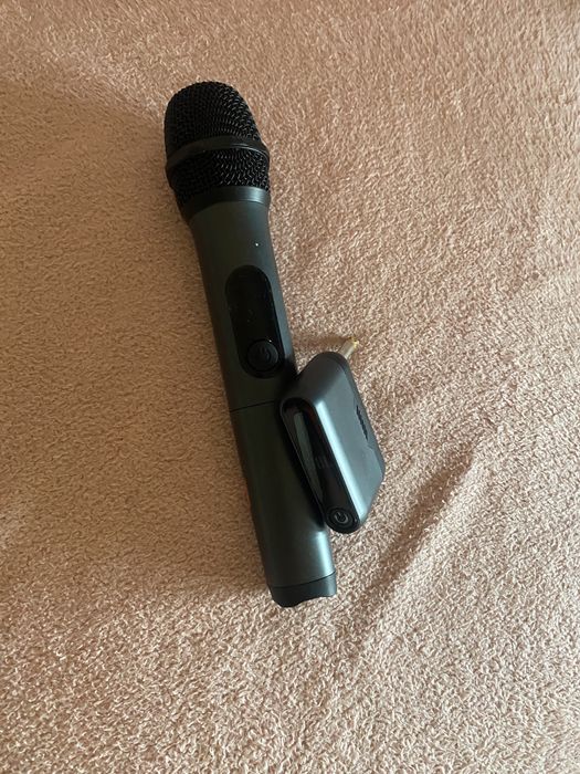 Microfoane set jbl wirelles. Noi