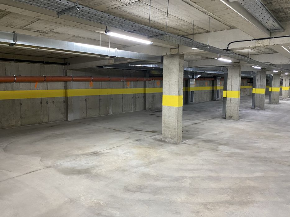 Паркомясто под наем за ЕА