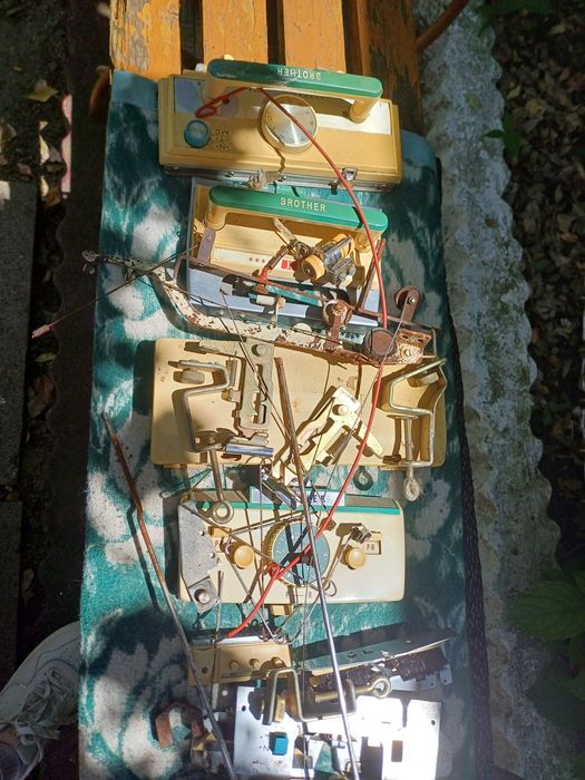 Mașină de tricotat/croșetat dublă Brother originală – 3500 lei