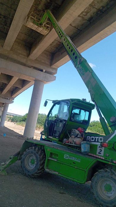 INCHIRIERE MANITOU - Stivuitoare telescopice rotative sau fixe