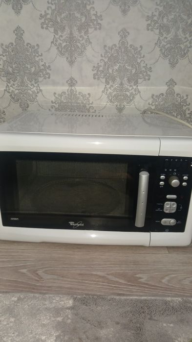 Продаётся микроволновая печь