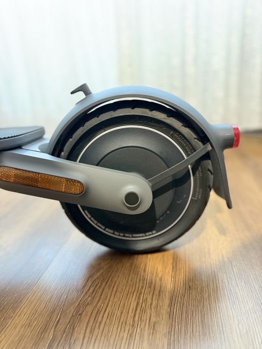 Trotinetă Xiaomi Electric Scooter 4 Ultra - încă în garanție