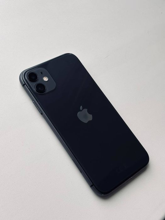 Продаю айфон ( iPhone 11 )