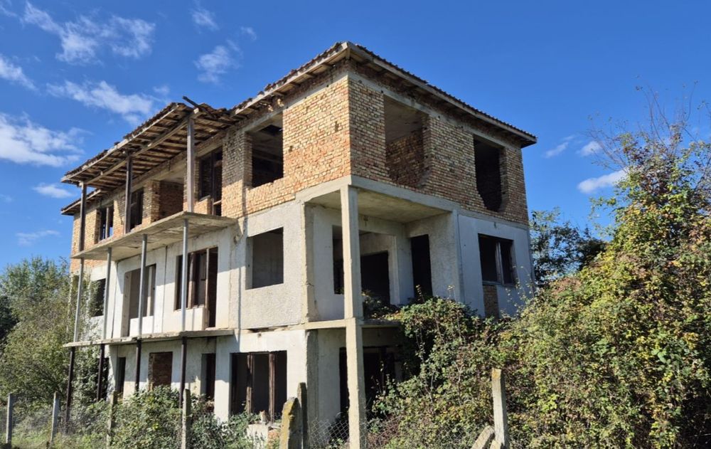 Продава се Къща в София, Гоце Делчев - 403 кв.м за 137 €/кв.м - Снимка #1