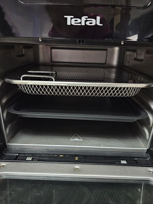 Fripteuza cu aer cald tefal