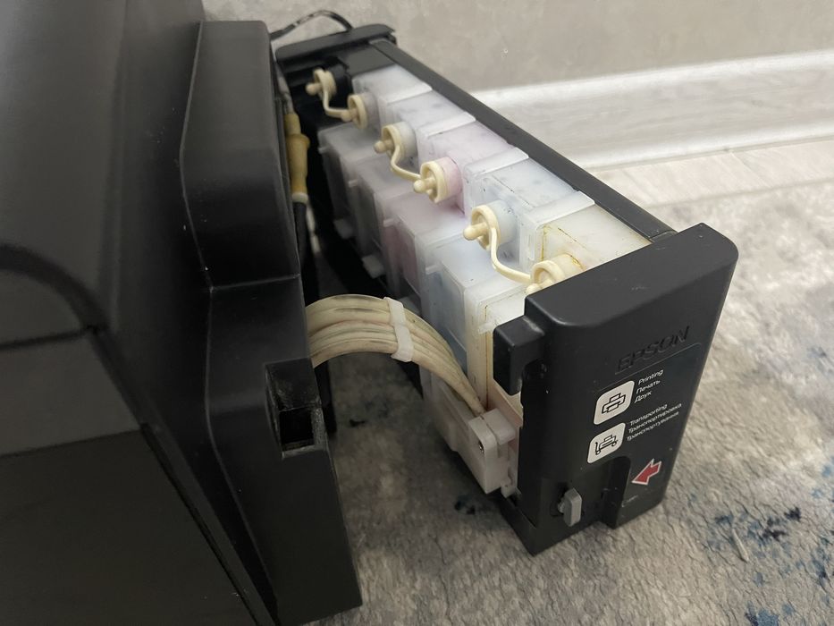 Продам цветной принтер A3 Epson L1300