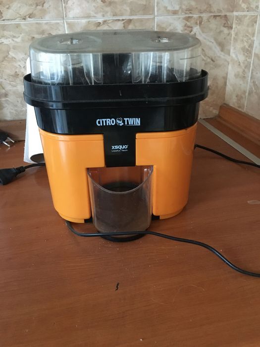 Кухненски робот,тестомесачка