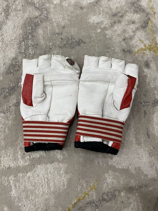 Продам перчатки…….