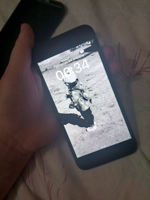 Срочно продам Айфон 8