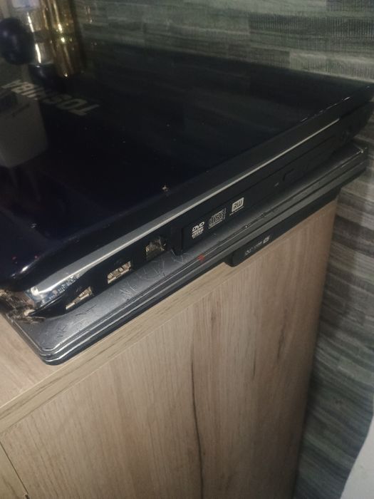 Vând leptopurile 250 lei amândouă