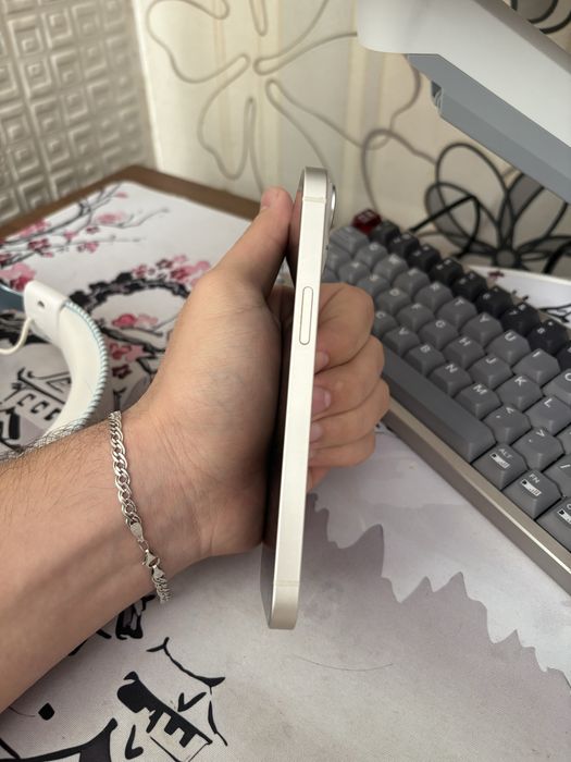 продам Iphone 14