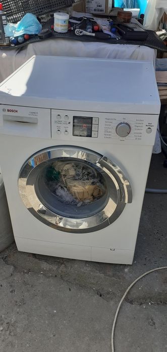 Dulăpior și mașină de spalat