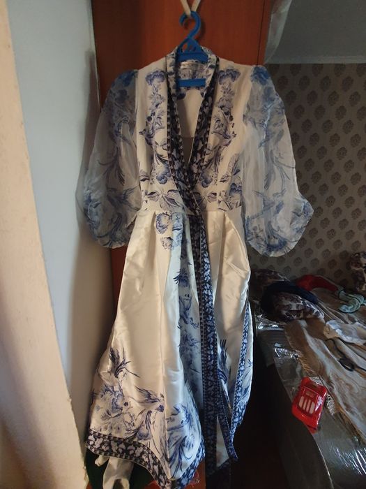 Напрокат необычное платье S