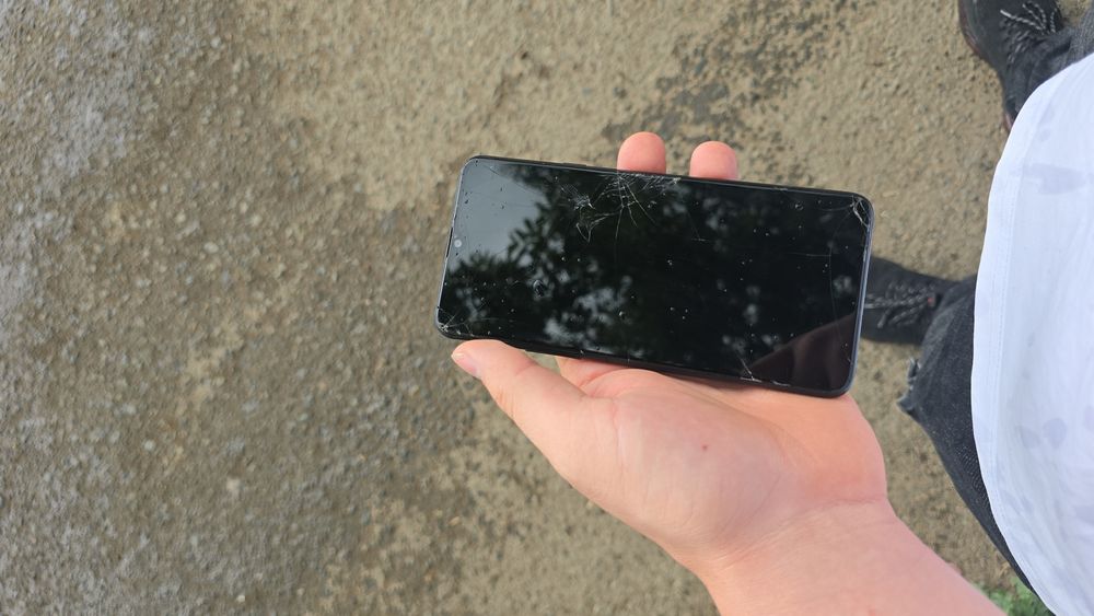 Продам Samsung a20 s