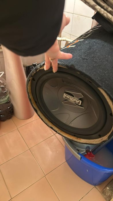 Vand subwoofer Axton