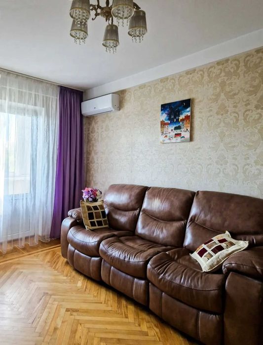 Дава се под наем Двустаен апартамент в София, Център - 55 кв.м за 453.9 € - Снимка #1