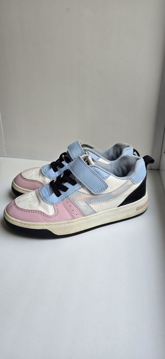 Кросовки на девочку. 32 размер