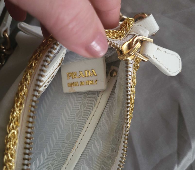 PRADA 100% оригинална малка чантичка за през рамо