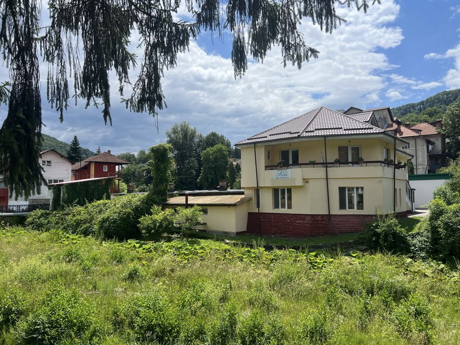 CRĂCIUN & REVELION 2026–2027  VILA ANA – BĂILE OLĂNEȘTI    Sărbători de poveste alături de cei dragi!