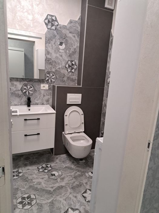 Închiriez 2 studiouri
