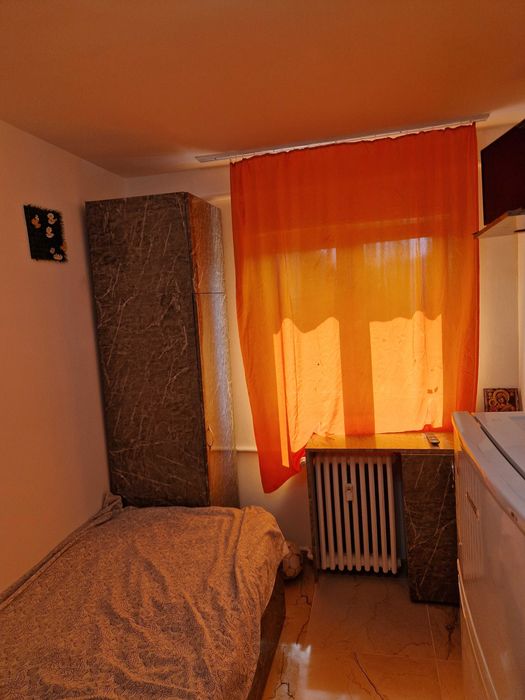 Închiriez Garsoniera