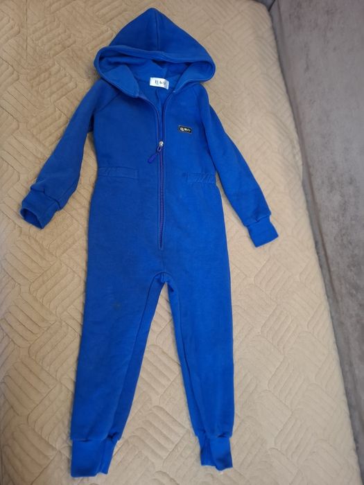 Продам комбинезон весна на 4-6 лет
