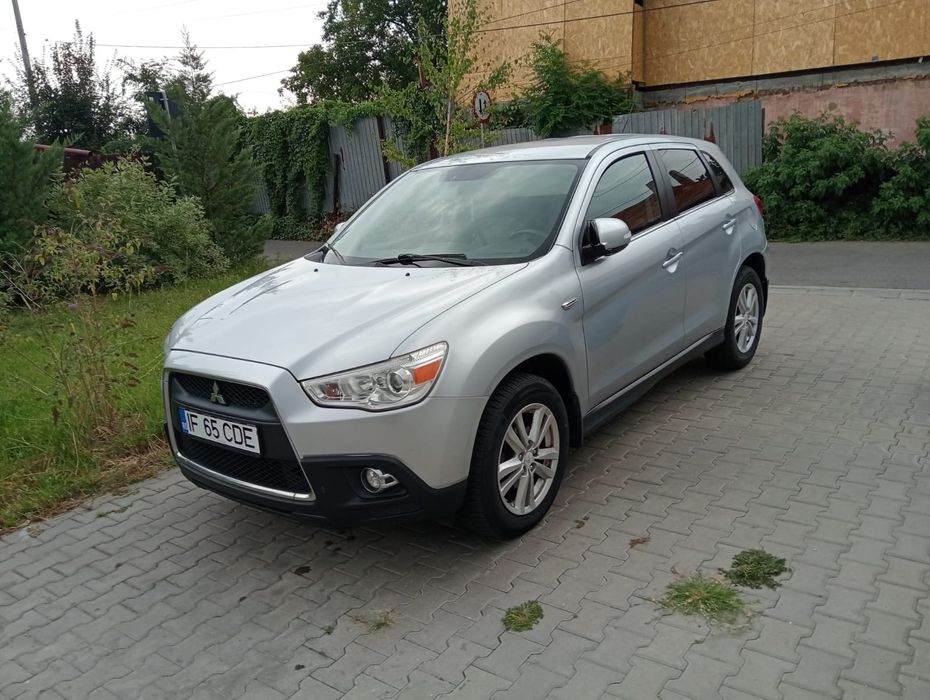 Vând Mitsubishi ASX 1.8