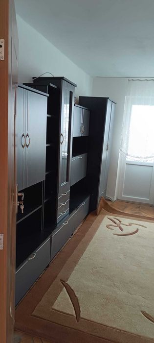 Apartament 3 camere de inchiriat