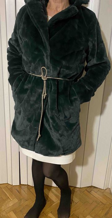 Дамско пухкаво палто