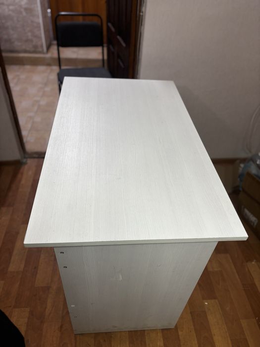 Продам стол с ящиком