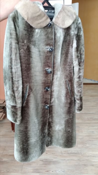 Шуба мутоновая с норковой отделкой