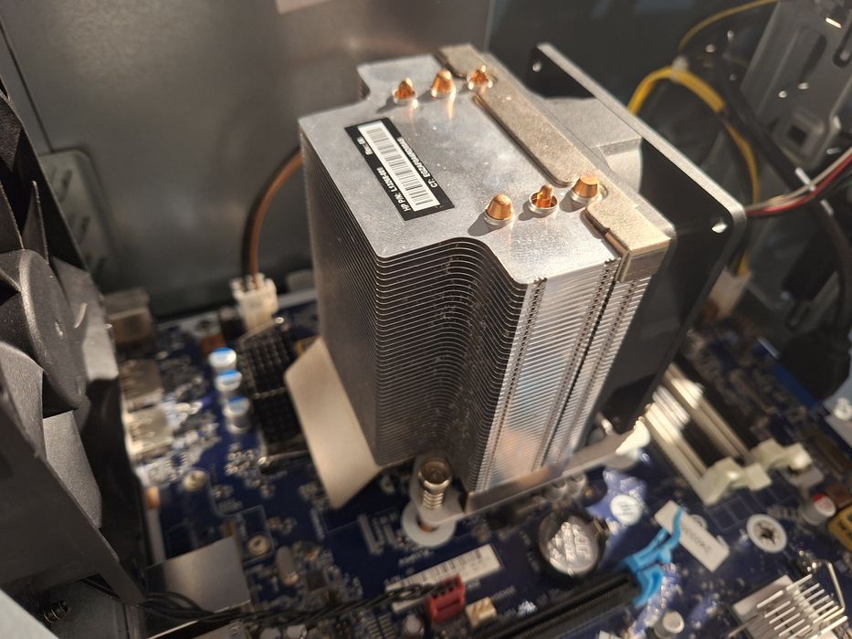 Кутия HP Z2 tower+2FANS+CPU cooler+GPU(UHD Graphics 630)+Motherboard