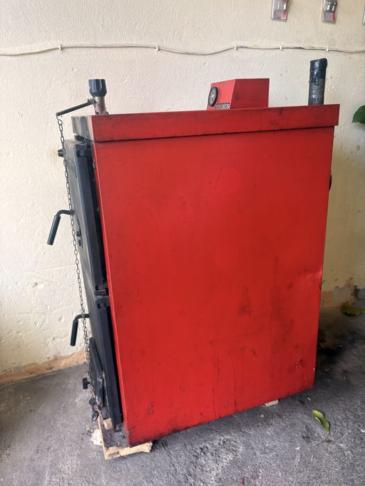 Чугунен котел на твърдо гориво Viadrus 22-29 kW