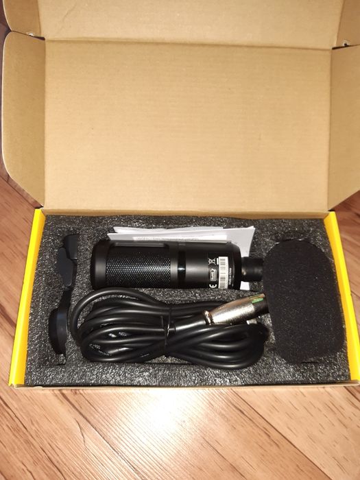 Микрофон проводной новый