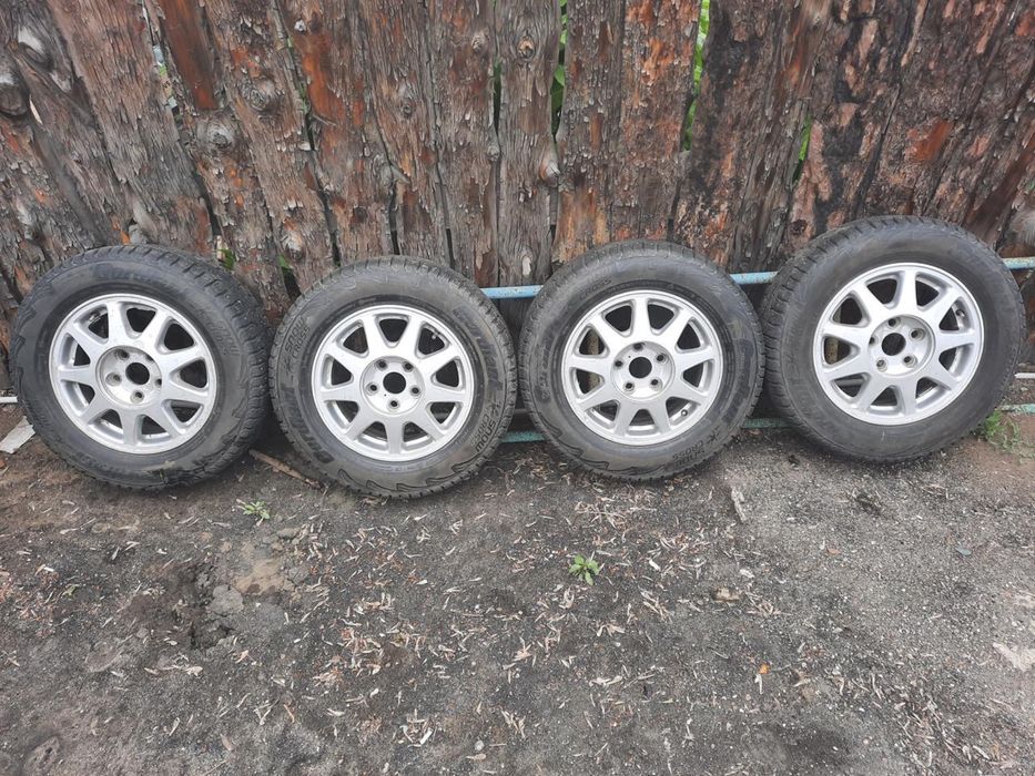 Продам резину с дисками 205/65/15