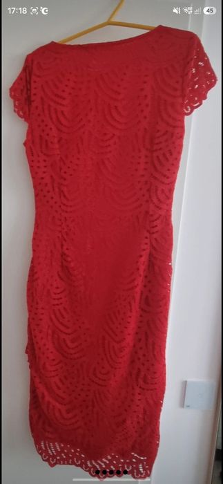 Rochie elegantă rosie dreaptă, M