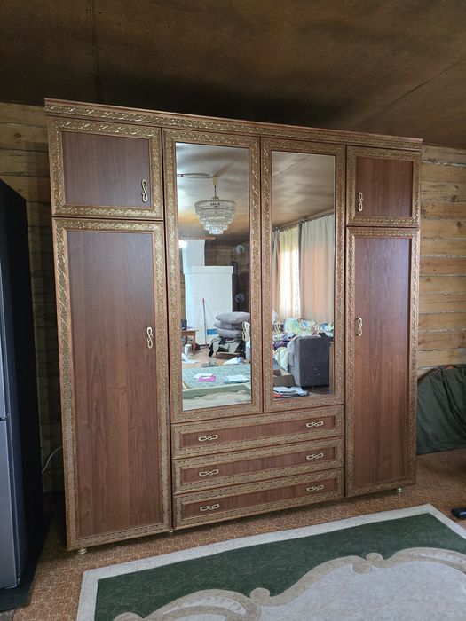 Продам шкаф для одежды