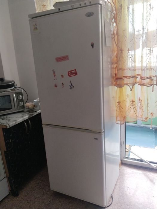 Продам холодильник нерабочий 10 тыс