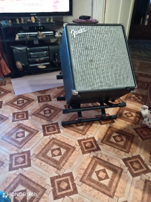 Fender Rumble 100 басовый
